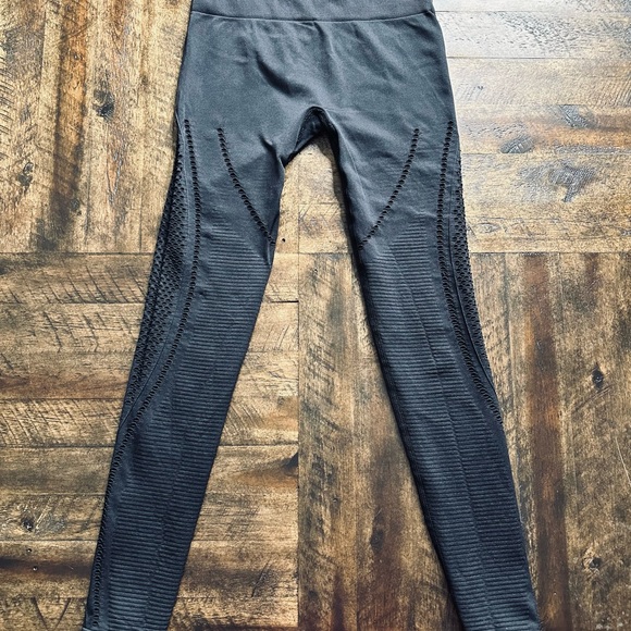 CRVS Seamless No Scrunch Black Leggings - Picture 2 of 5